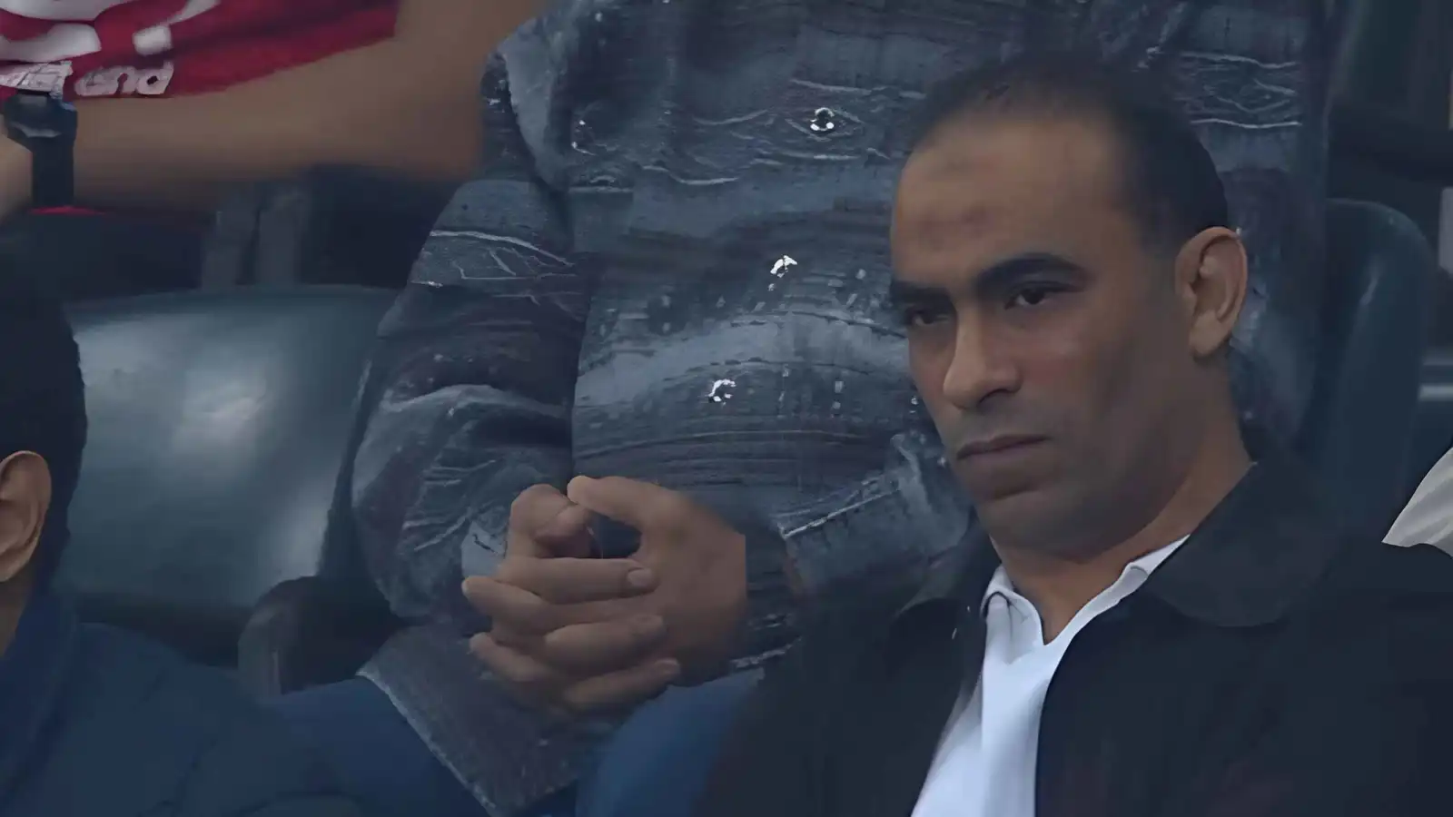 رد فعل سيد عبد الحفيظ بعد إهدار زيزو ضربة جزاء أمام المصري (فيديو)