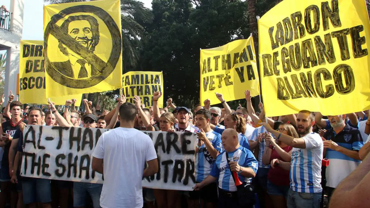 جماهير مالاغا تتظاهر أمام النادي وتطالب برحيل المالك القطري عبد الله آل ثاني