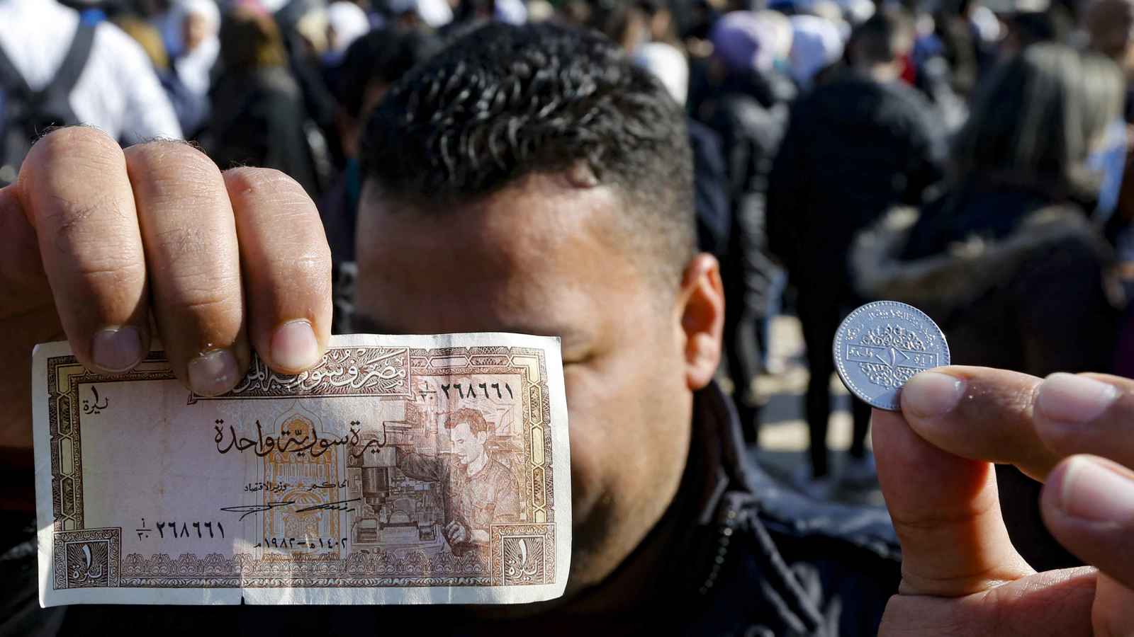 بعد سقوط الأسد.. ما مصير الليرة السورية؟