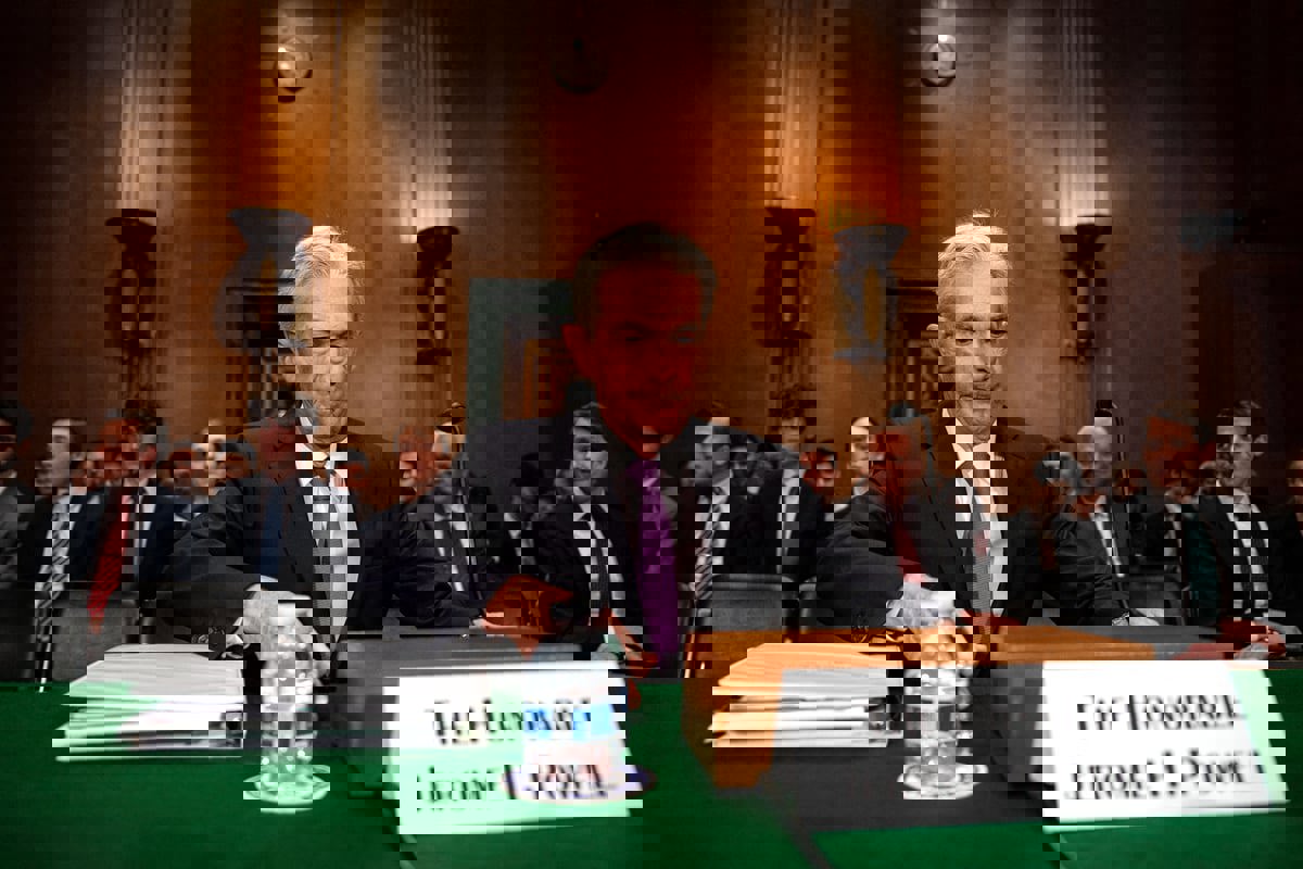 هل يحسم رئيس "الاحتياطي الفيدرالي" هوية الفائز في انتخابات أمريكا؟