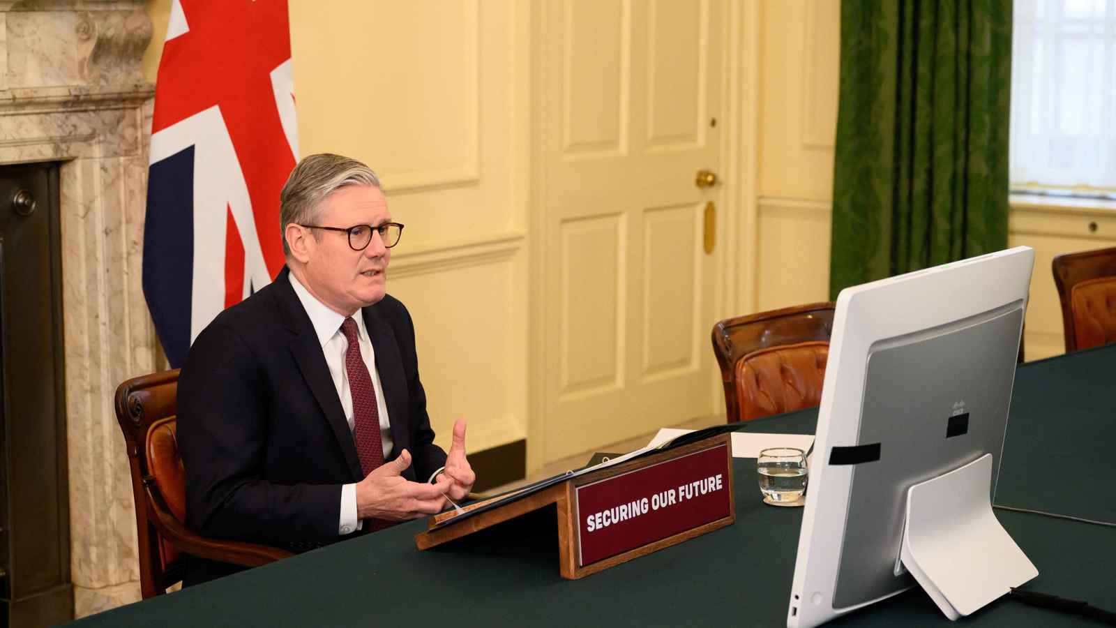 ستارمر لزعماء العالم:  استعدوا للدفاع عن السلام في أوكرانيا