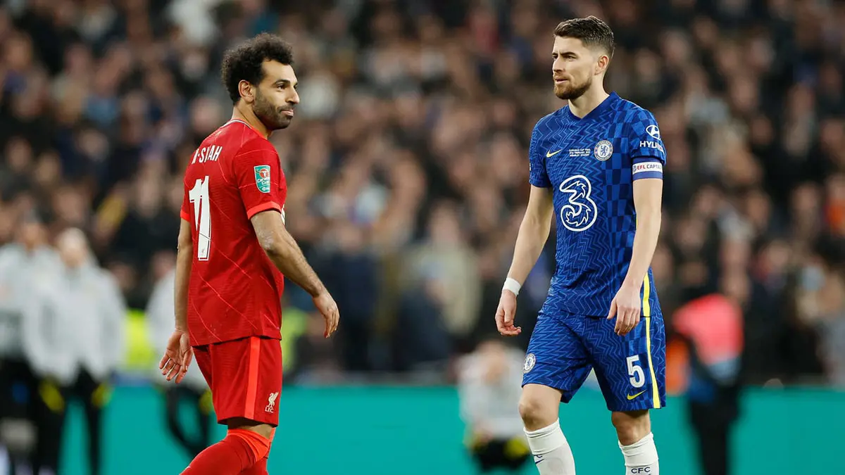 ماذا قال محمد صلاح لجورجينيو في محاولة لتشتيته قبل تنفيذ ركلة الترجيح؟ (فيديو)