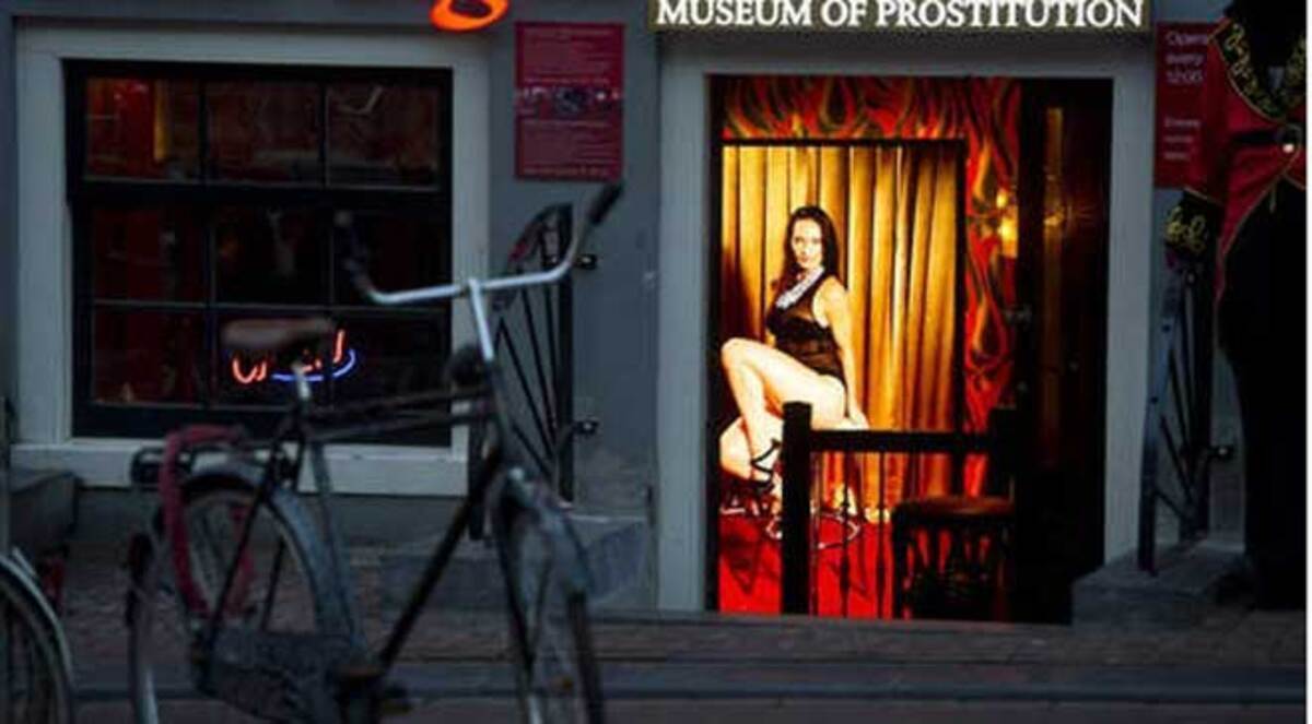 عاهرات امستردام ينظمن معرضا للدعارة