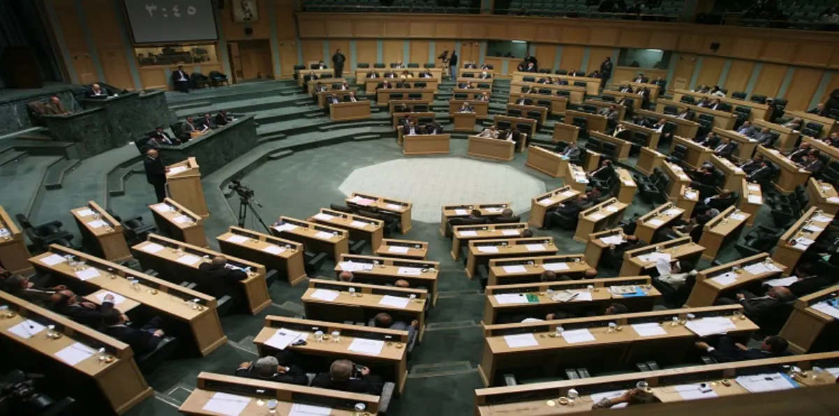 هل للبرلمانيين الجدد علاقة بقرار الملك تأجيل انعقاد مجلس النواب الأردني؟