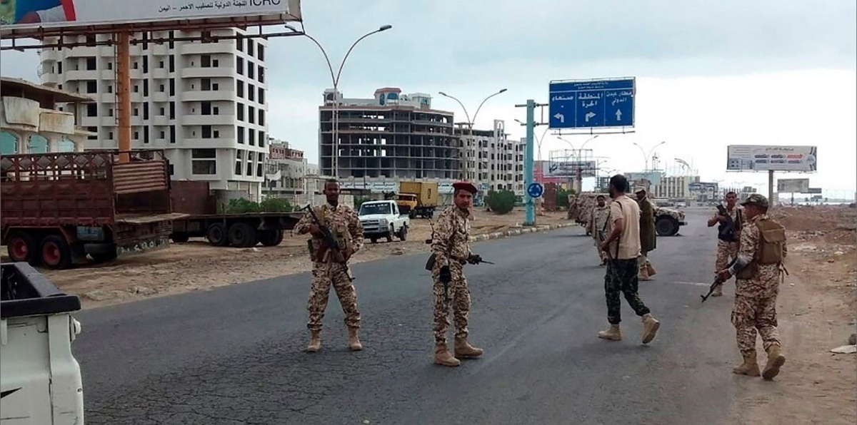 قيادي بالانتقالي الجنوبي: بيان حكومة بن دغر ينسف جهود التحالف في عدن