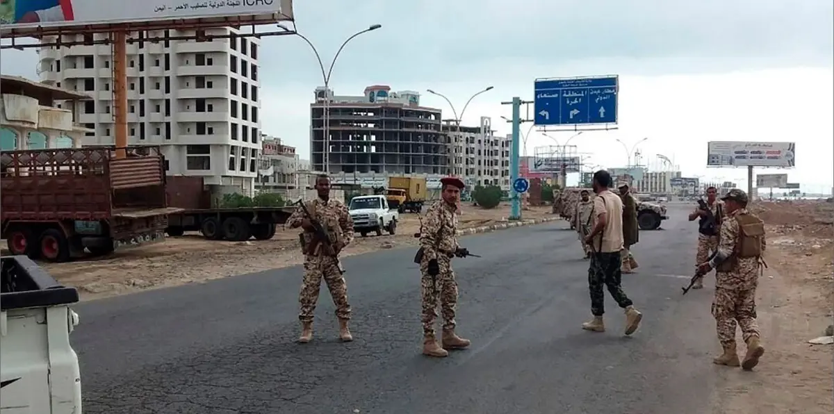 قيادي بالانتقالي الجنوبي: بيان حكومة بن دغر ينسف جهود التحالف في عدن