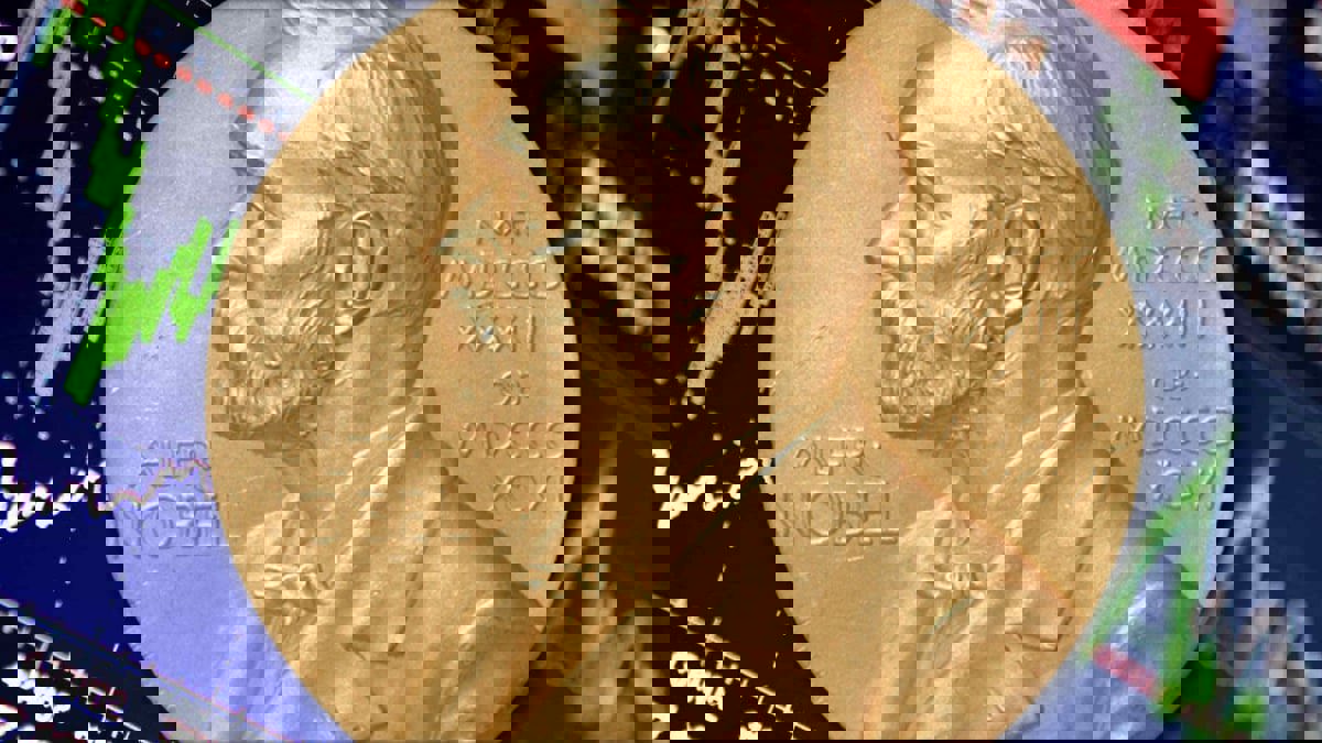 منح 3 خبراء جائزة نوبل للاقتصاد