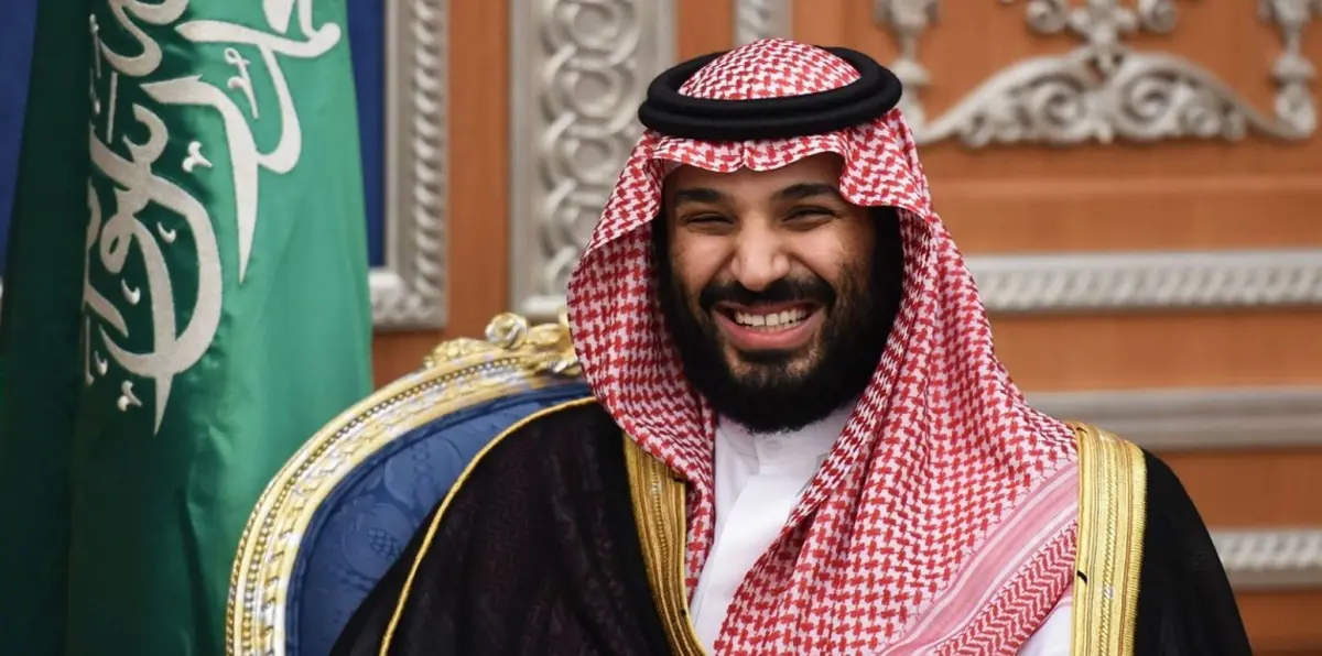 كيف رد محمد بن سلمان على سؤال جندي بالحرس الملكي قبل "السيلفي"؟ 