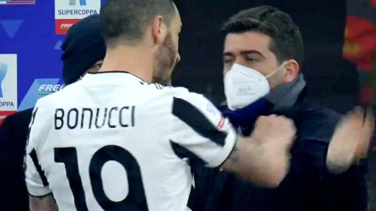 بونوتشي يشتبك مع سكرتير نادي إنتر بعد هدف سانشيز الحاسم في السوبر الإيطالي (فيديو)