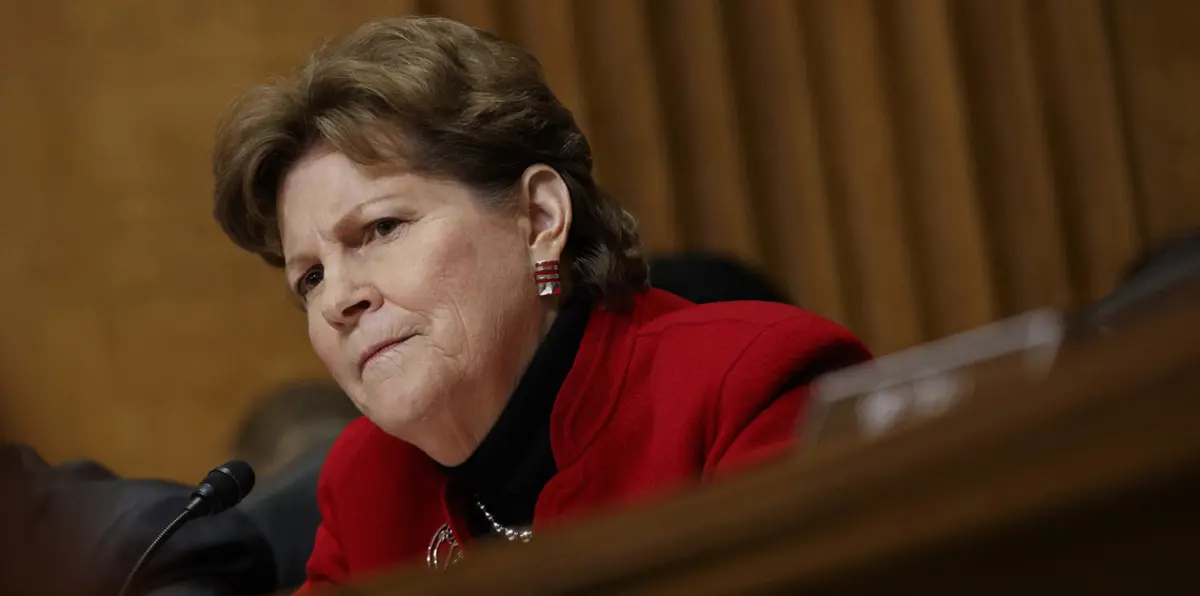 عضوان بالكونغرس يطالبان بالاستماع لمترجم ترامب خلال لقائه مع بوتين