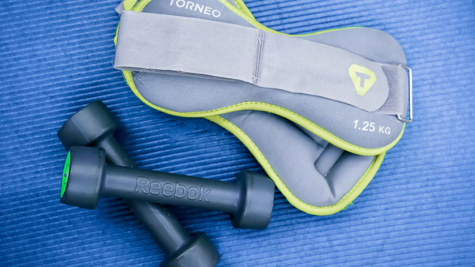 تحذير طبي من ترند "أوزان الكاحل" على تيك توك