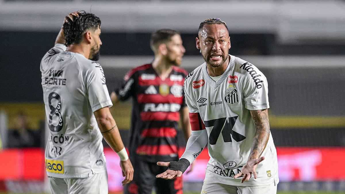 جماهير برازيلية تسخر من نيمار باستخدام أقنعة صديقته السابقة (صور)