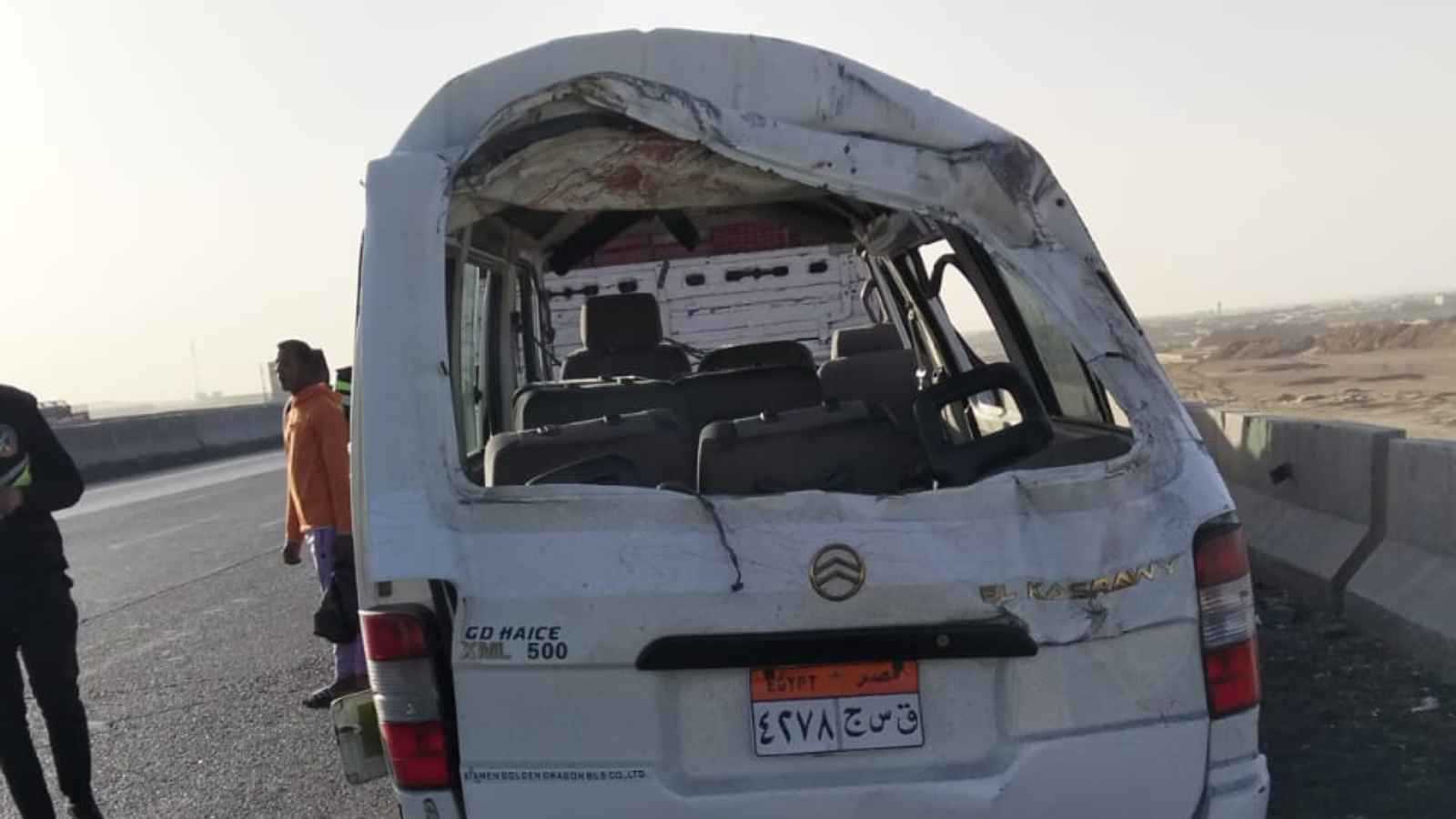 مصر.. قتيلان و18 مصابا بانقلاب حافلة رحلات في الجيزة