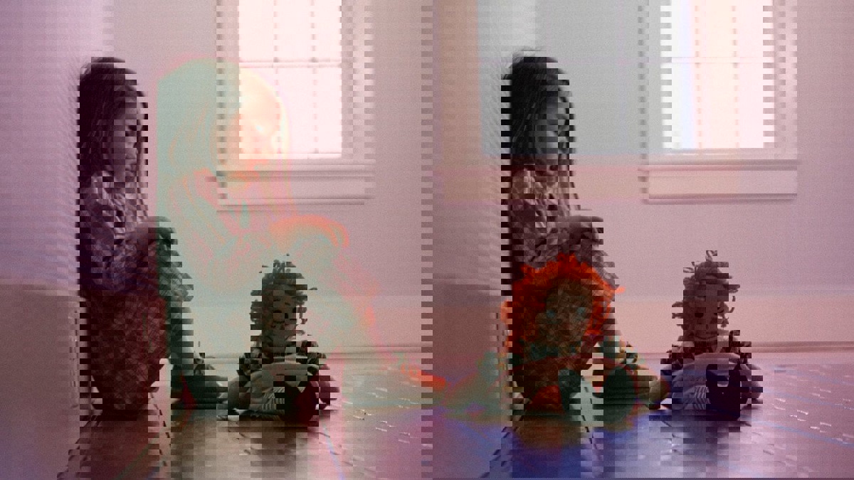 العثور على طفلة محتجزة لم تر نور الشمس منذ سنوات