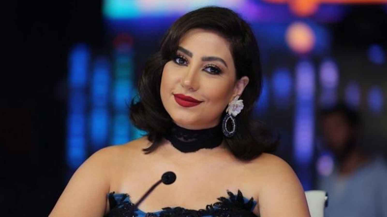 الكشف عن سبب توقيف بوسي في مطار القاهرة