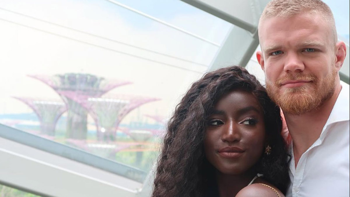 المودل السعودية عبير سندر تتزوج من مدرب فنون قتالية بريطاني (فيديو)