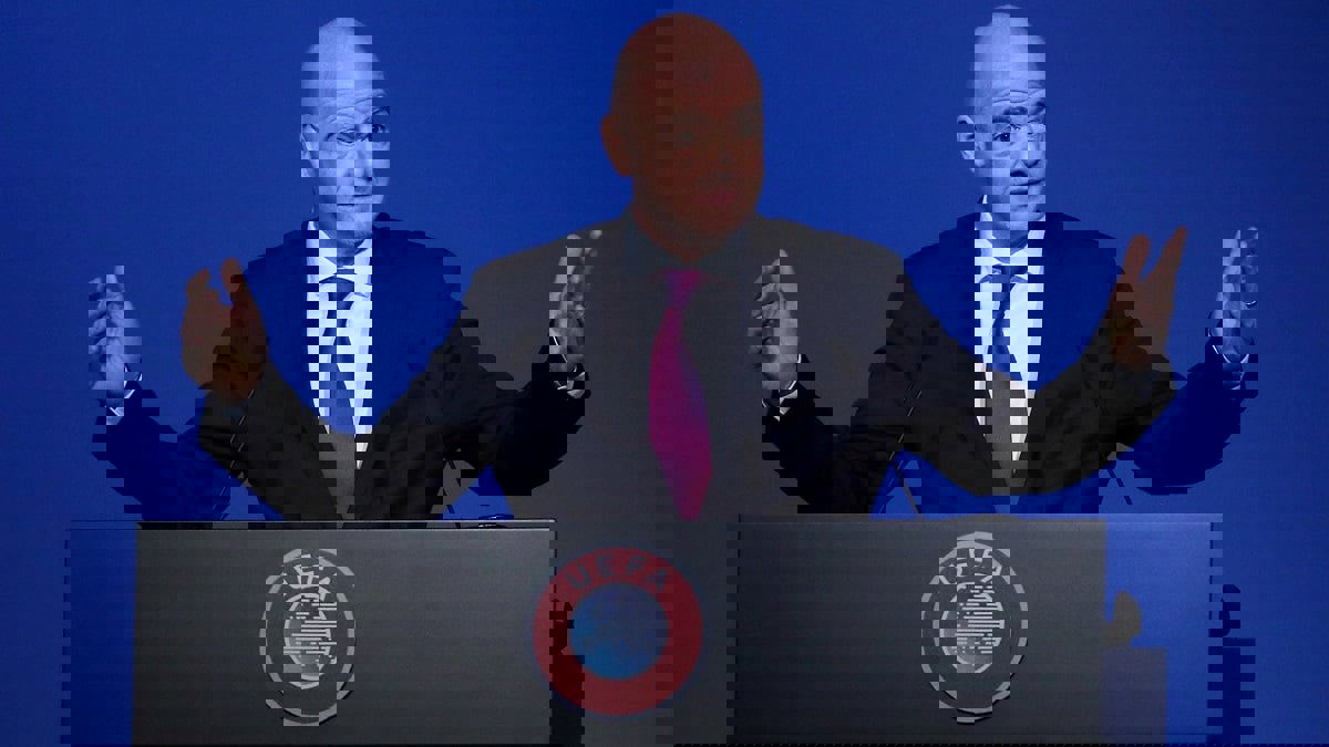 بدء تحقيقات جنائية بحق إنفانتينو رئيس الفيفا