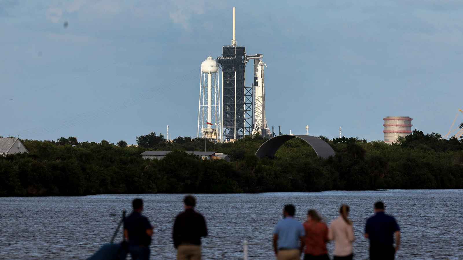 حطام صاروخ "فالكون 9" يخترق أجواء بولندا (فيديو)