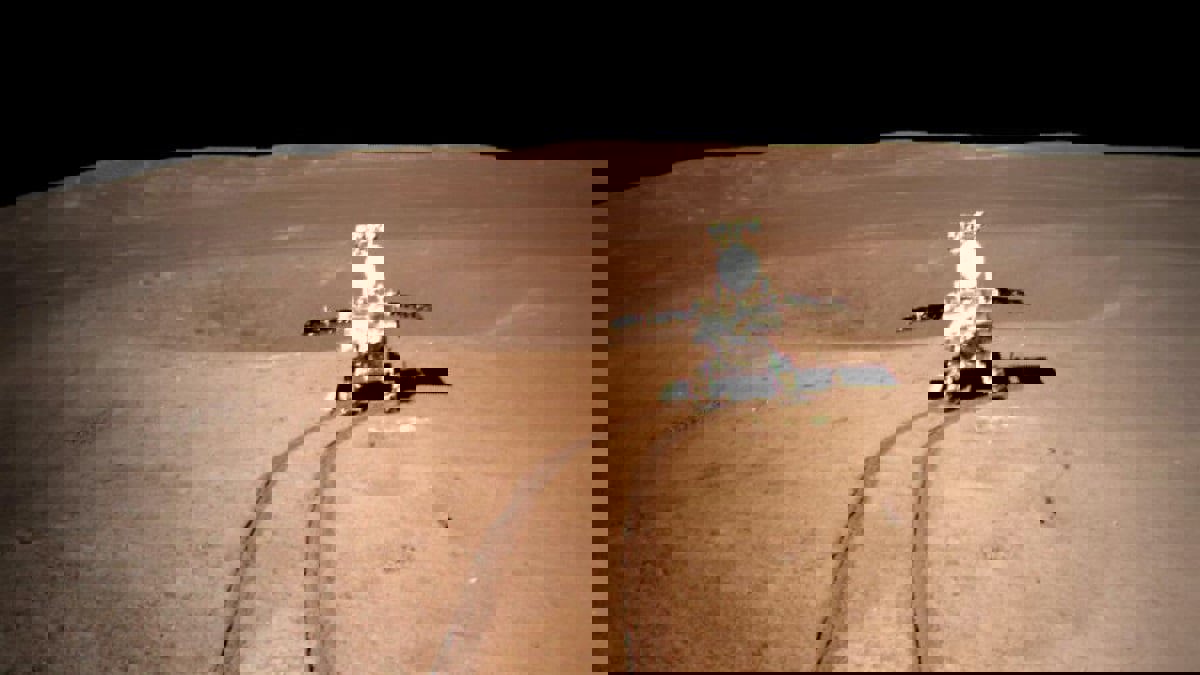 هبوط مركبة فضاء صينية بنجاح على القمر لجلب صخور