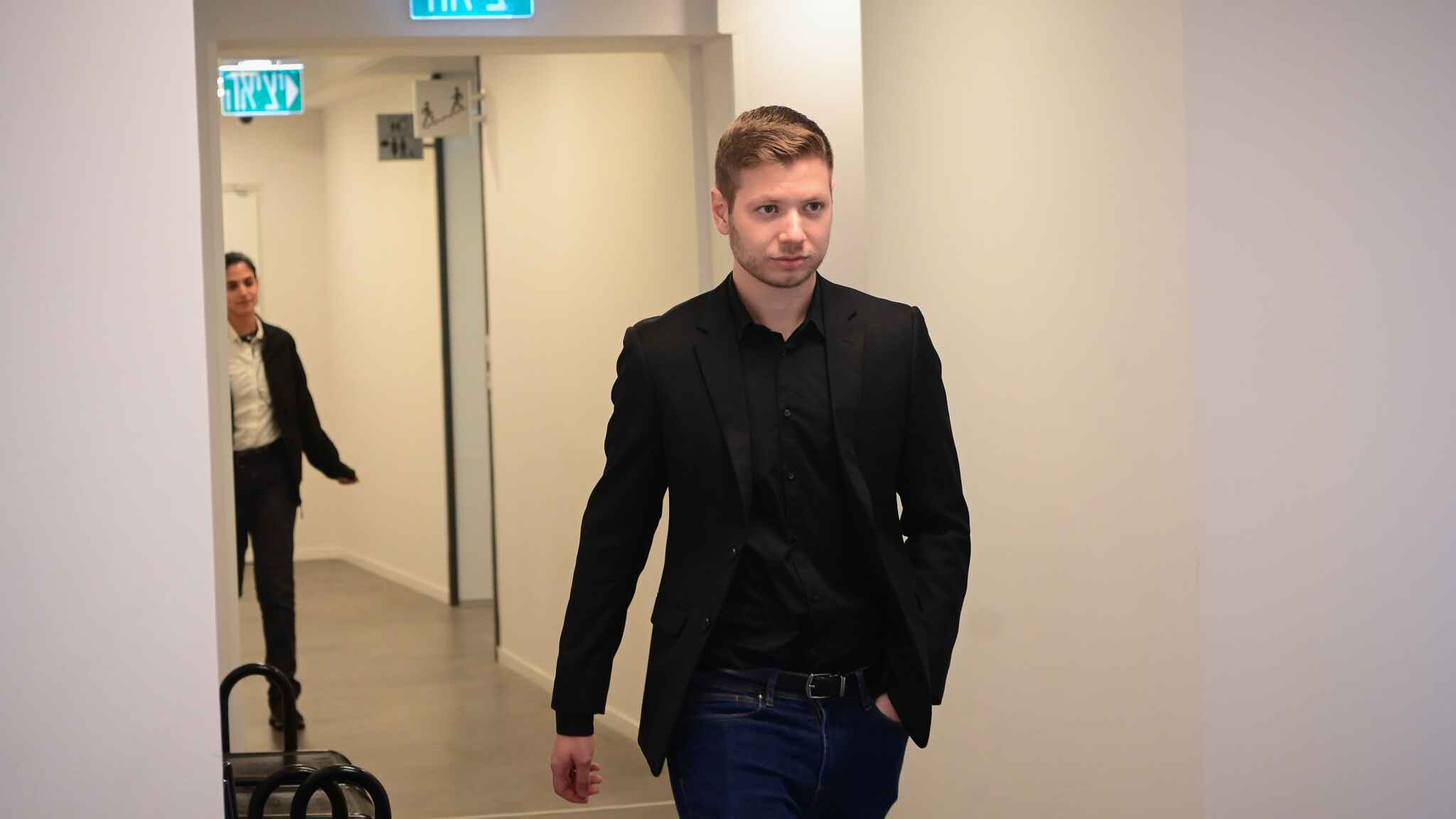 بالذكاء الاصطناعي.. يائير نتنياهو محتجزا لدى حماس في غزة (فيديو)