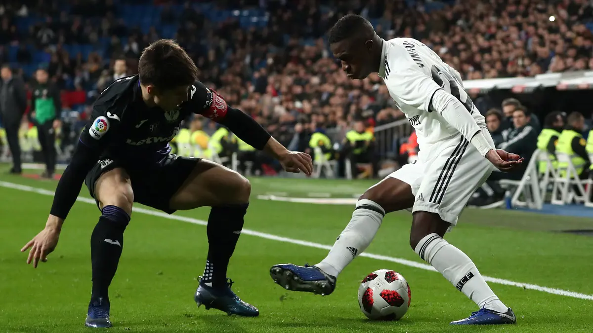 مباراة ريال مدريد وريال بيتيس.. فينيسيوس جونيور أمل سولاري مع غياب 7 لاعبين