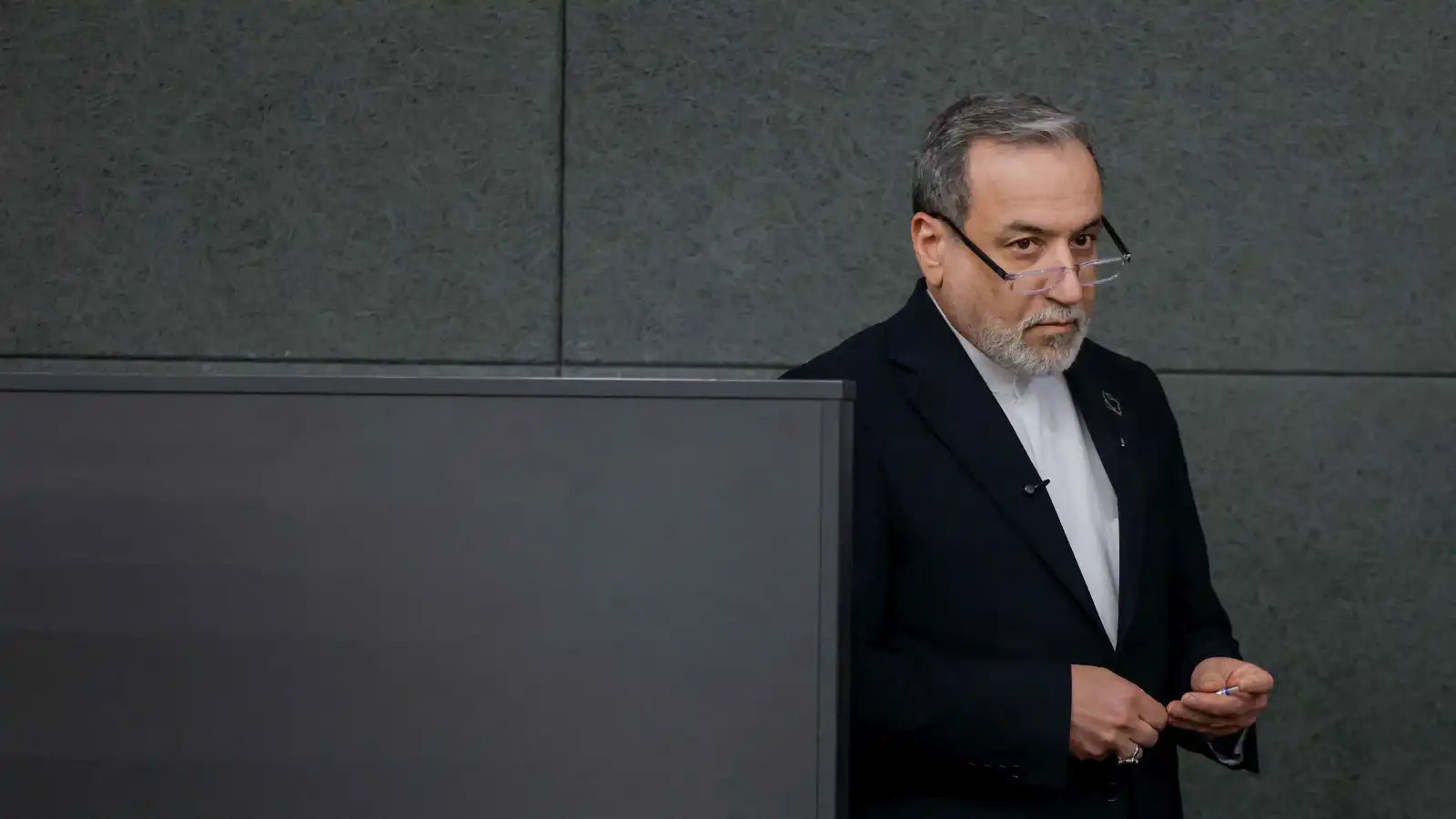 طهران: عراقجي يناقش "انتهاك" إسرائيل للهدنة مع الجانب الباكستاني