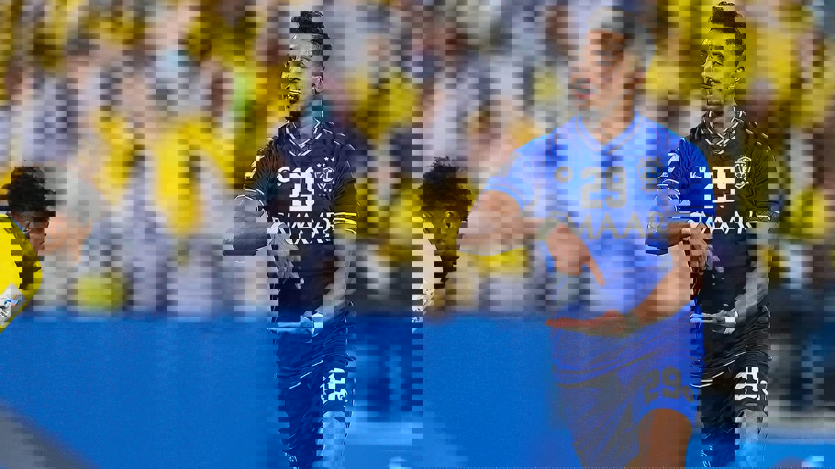 سالم الدوسري يرد على مدح أغويرو: شكراً للإشادة من نجم عظيم (صورة)