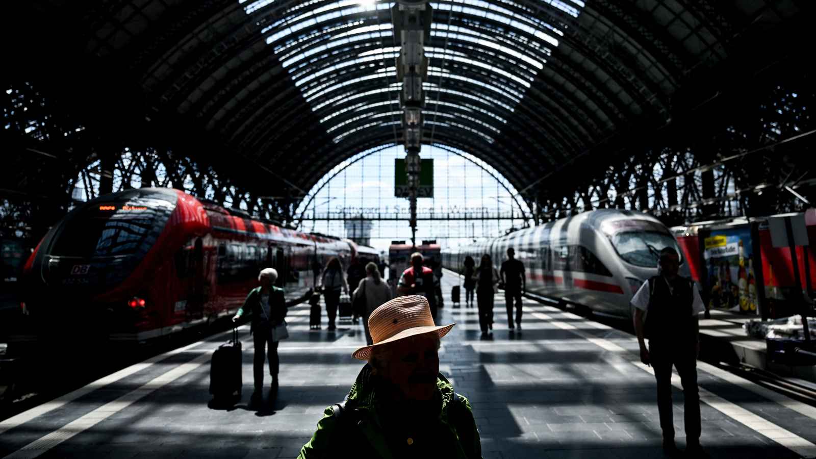 حريق "مشتبه به" يعطل حركة القطارات فائقة السرعة بين برلين وميونخ