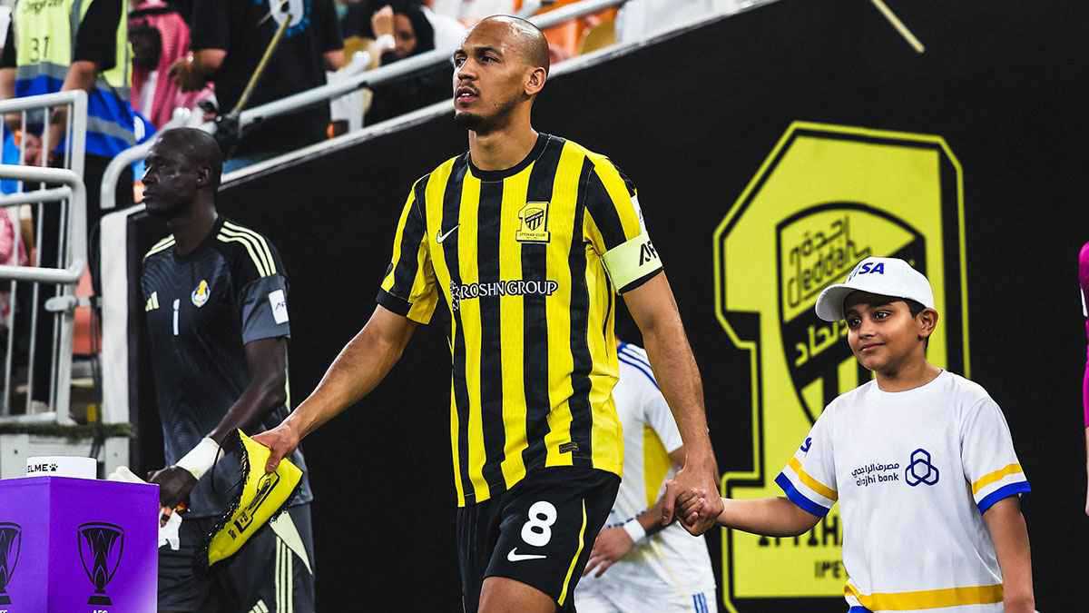 فابينيو يكشف سر عدم توديع اللاعبين لكريم بنزيما 