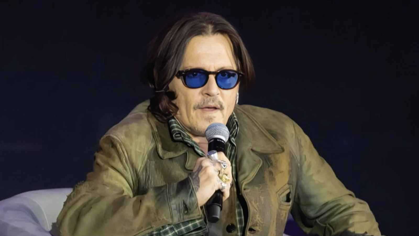 جوني ديب يكشف سر نجاحه في "تقمص الأدوار" السينمائية (فيديو)