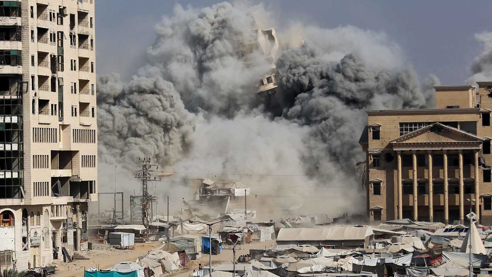 حماس: استهداف الأبراج في غزة جريمة تهجير قسري