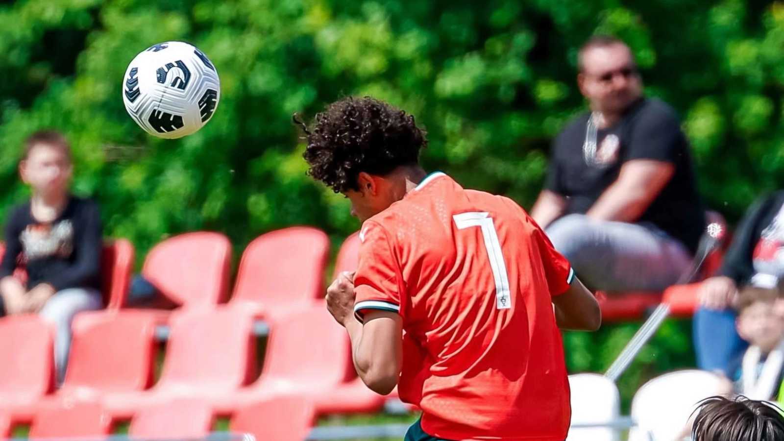 مطالبات بتوظيفه كمدافع.. هل يجب تغيير مركز كريستيانو جونيور؟ 