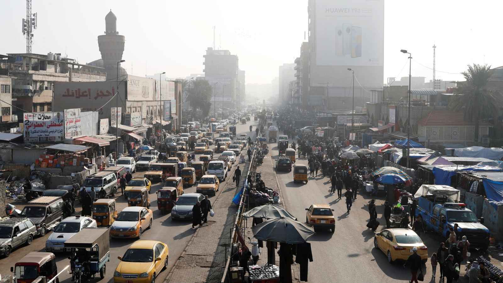 النفط والبنوك والتجارة.. "أذرع إيران" الطويلة تلتف حول الاقتصاد العراقي