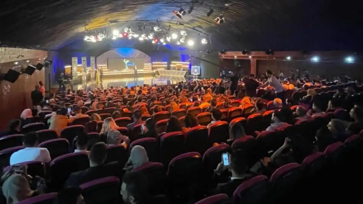 "دخان أسود".. مسرحية عراقية تُحاكي الآثار السلبية للمخدرات