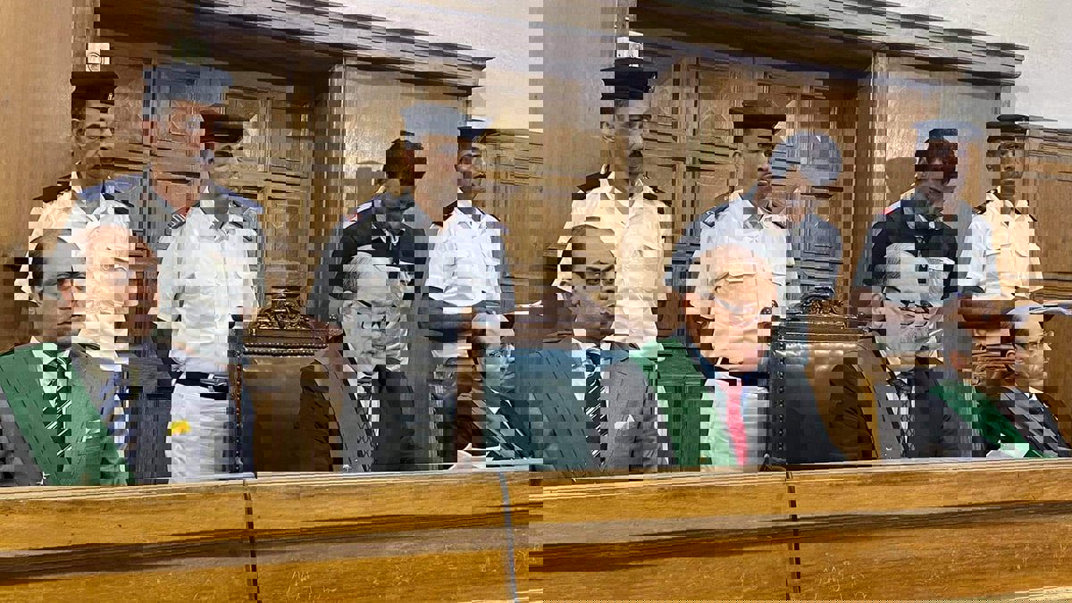 مصر.. السجن 13 عامًا لمعيدة جامعية عذبت ابنها لإجباره على التسول