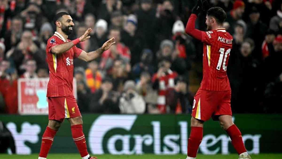 صراع مرير.. 9 نجوم ينافسون محمد صلاح على الحذاء الذهبي