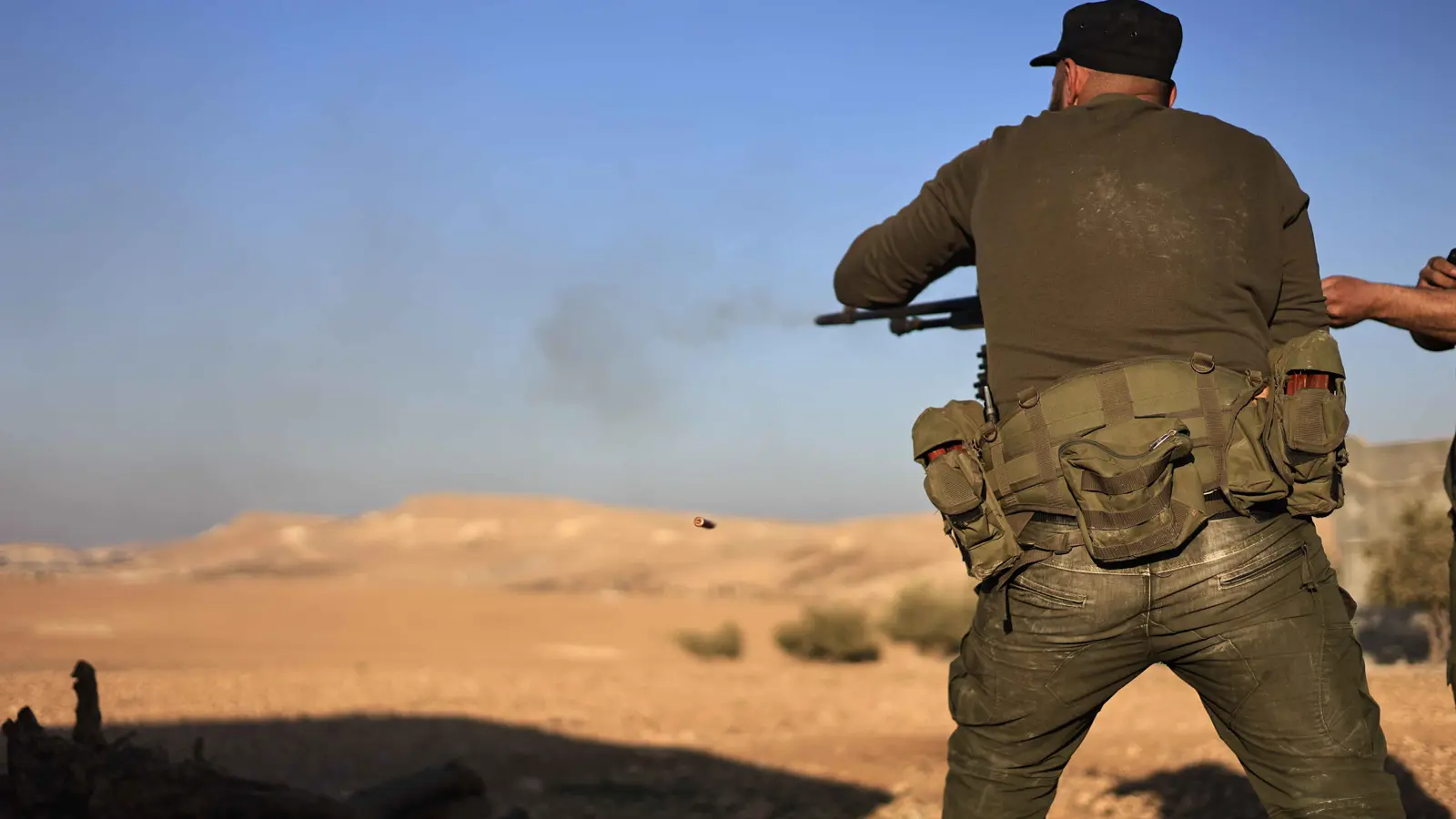 اشتباكات عنيفة بين "العمشات" و"قسد" في ريف حلب الشرقي (فيديو)