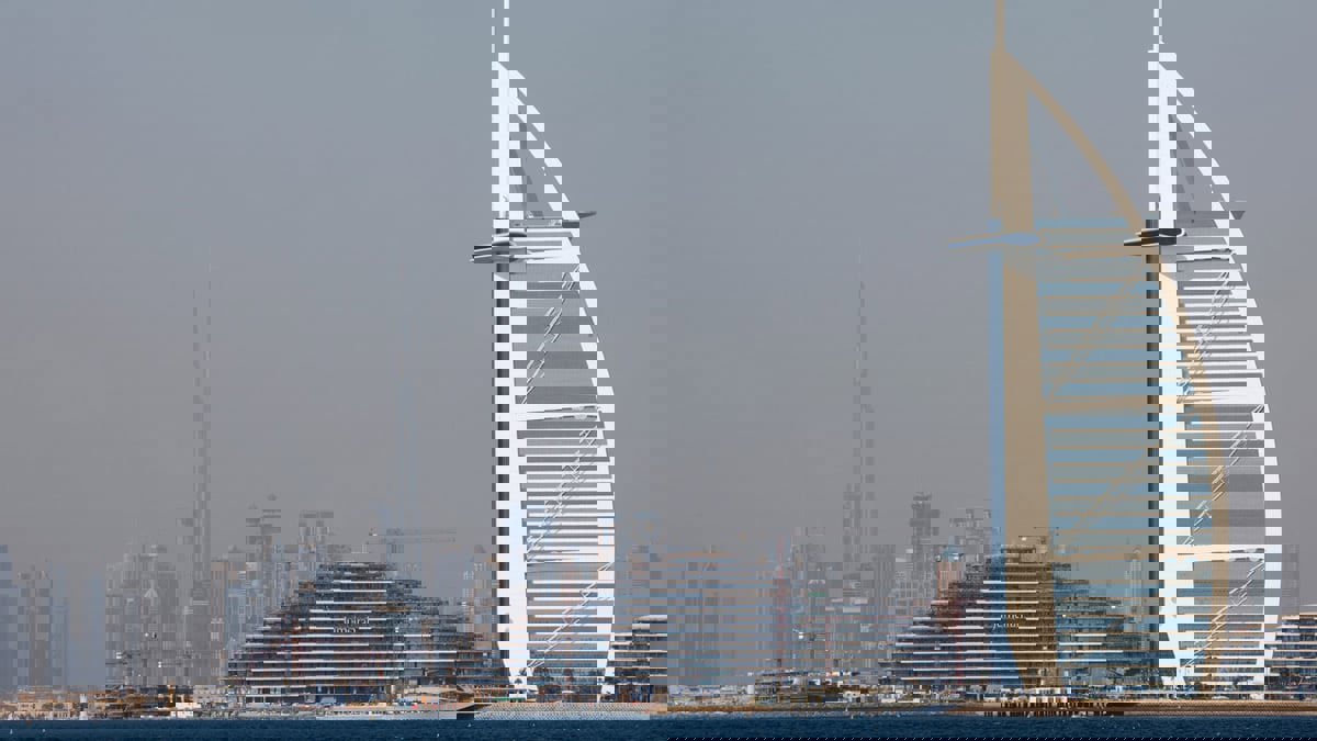 من بينها دبي.. دراسة تظهر المدن الأفضل في العيش وكثافة العمل