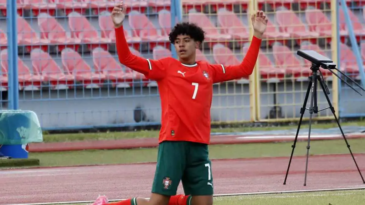 بعد اقتراب رحيل والده عن النصر.. ما مصير كريستيانو جونيور؟