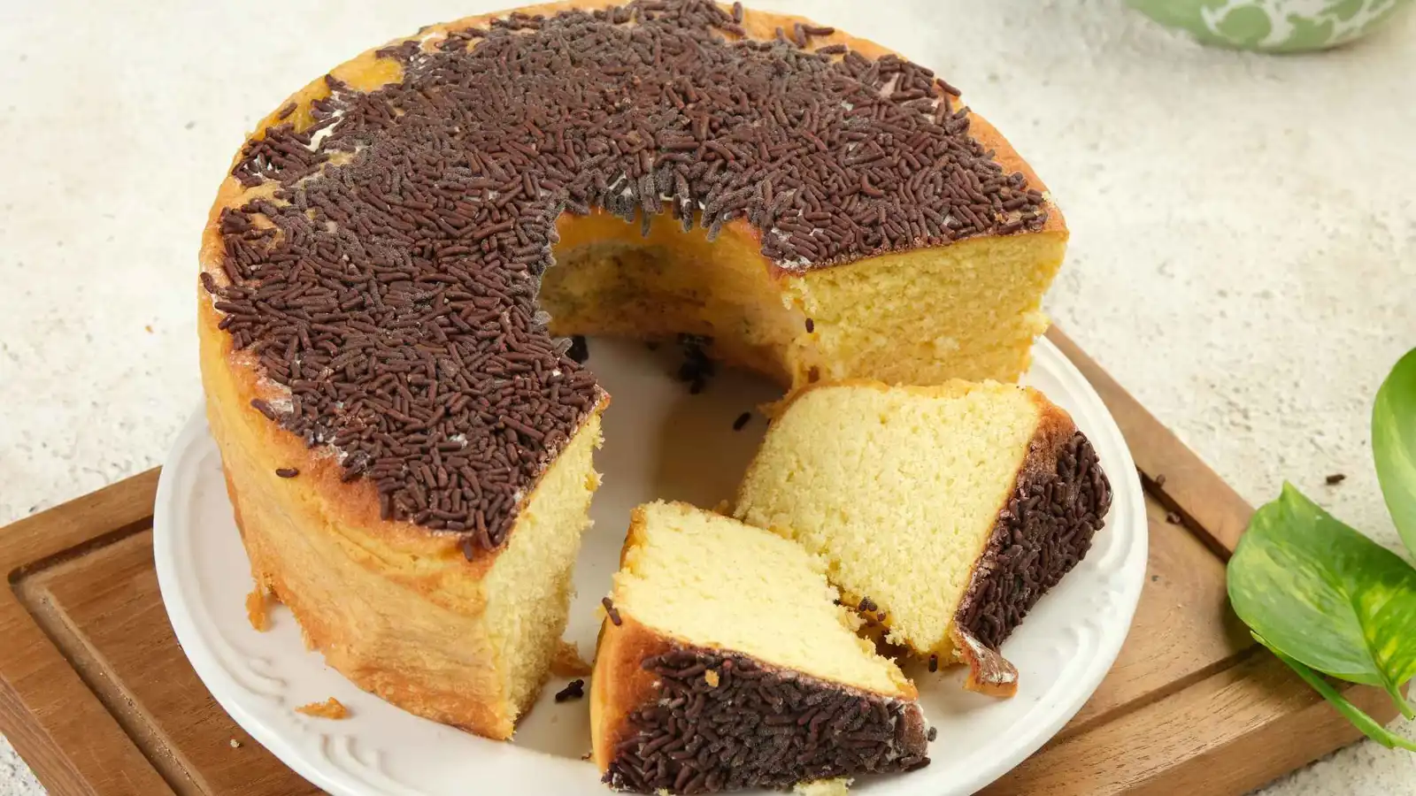 جدة تسمم حفيدتيها بكعكة ممزوجة بمبيد حشري