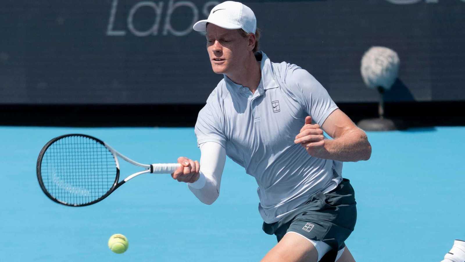 سينر يُنهي مسيرة أتمان في بطولة سينسناتي ليواجه ألكاراز في النهائي