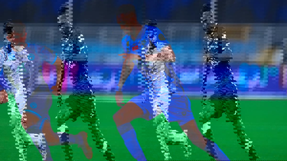 الباطن والرائد يحتجان على مشاركة محمد كنو وفينسنت أبوبكر لاعبي الهلال والنصر في الدوري السعودي