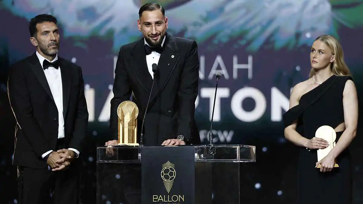 دوناروما يتوج بجائزة ياشين كأفضل حارس مرمى لموسم 2025