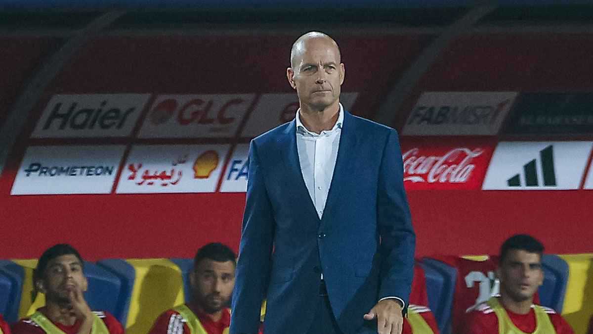 خبر يزعج الزمالك.. توروب يطلب استمرار نجم الأهلي المصري