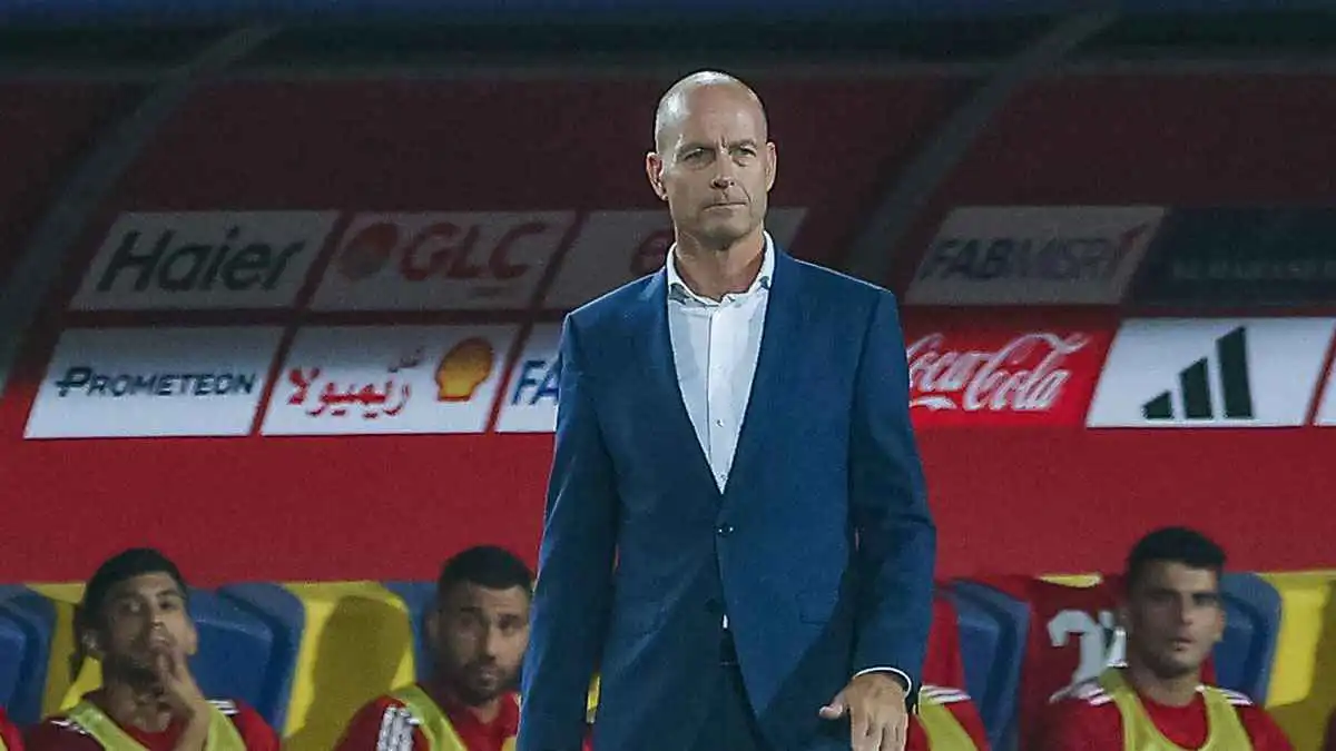 خبر يزعج الزمالك.. توروب يطلب استمرار نجم الأهلي المصري