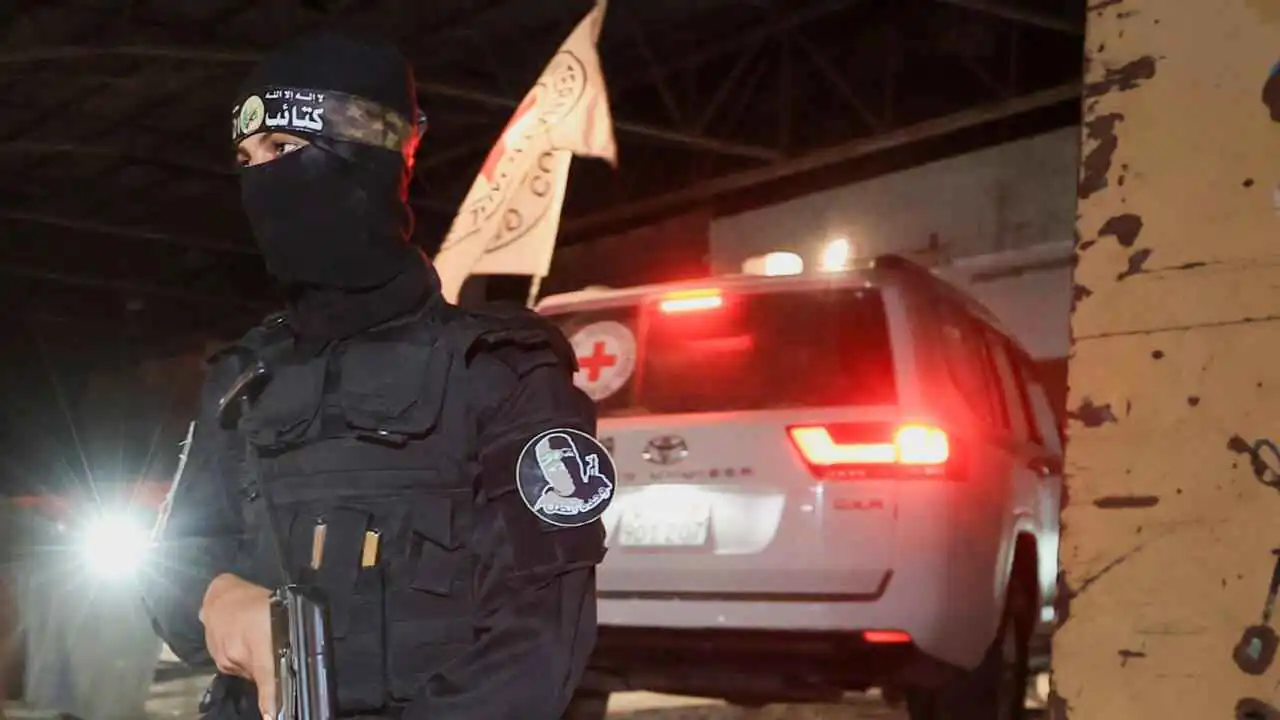 الجيش الإسرائيلي يعلن تسليم حماس جثة رهينة للصليب الأحمر