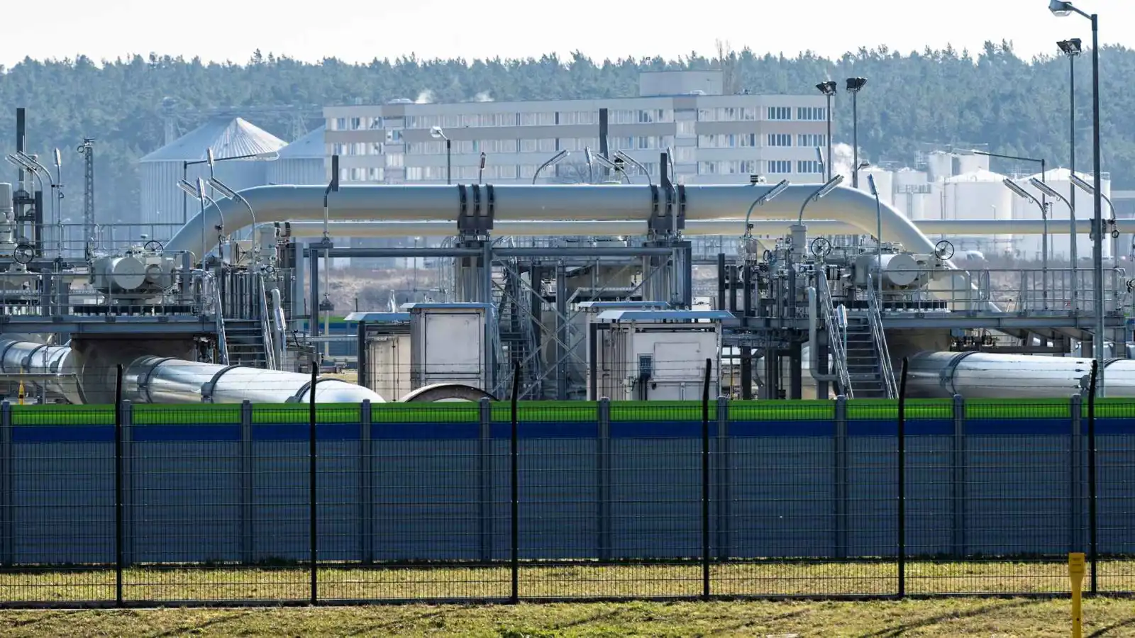 هكذا فتحت حرب إيران الباب لعودة الغاز الروسي إلى أوروبا