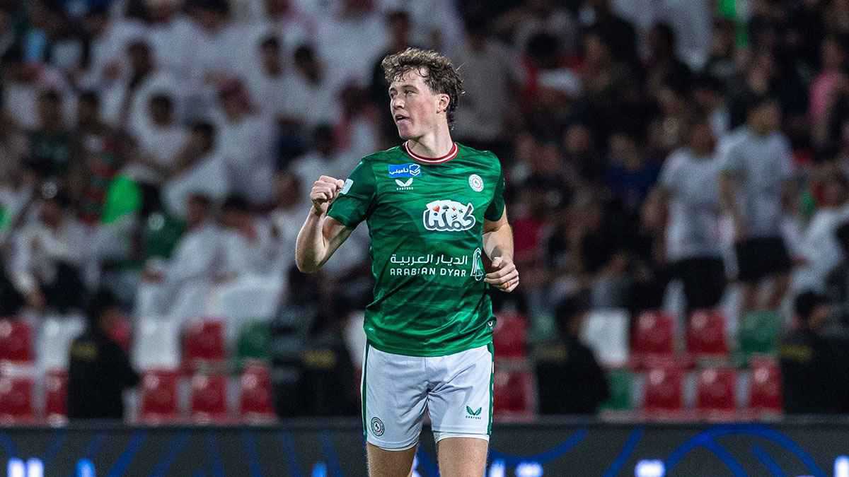 صفقة ممتازة.. الهلال ينقض على نجم الاتفاق السعودي 