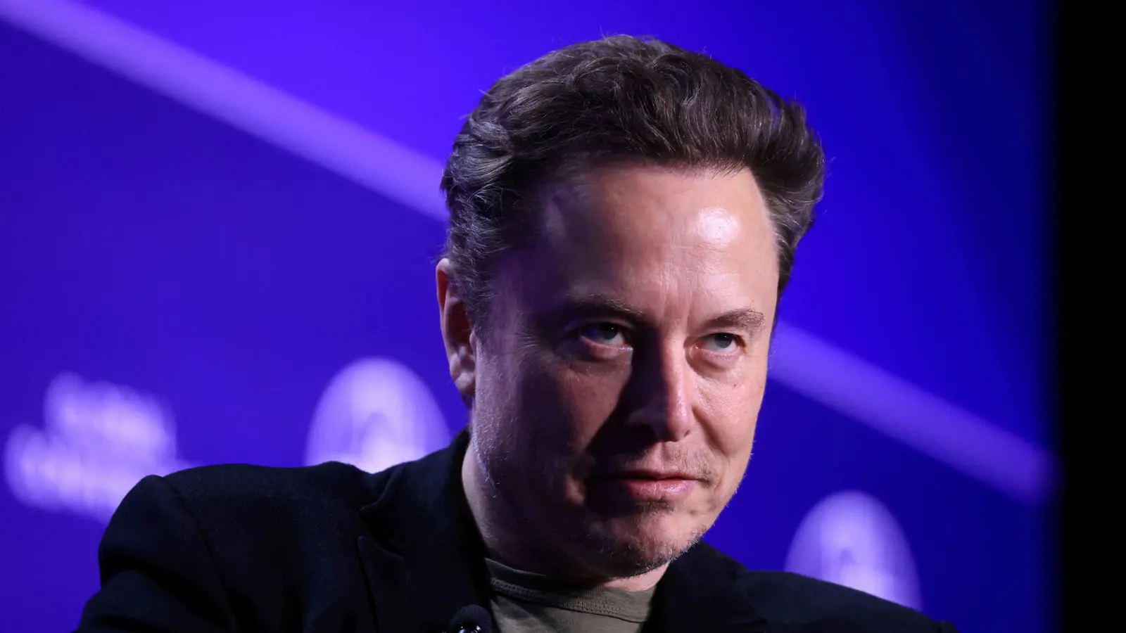 "ليست مزحة"..  ماسك يواجه اتهامات بزعزعة السياسة البريطانية