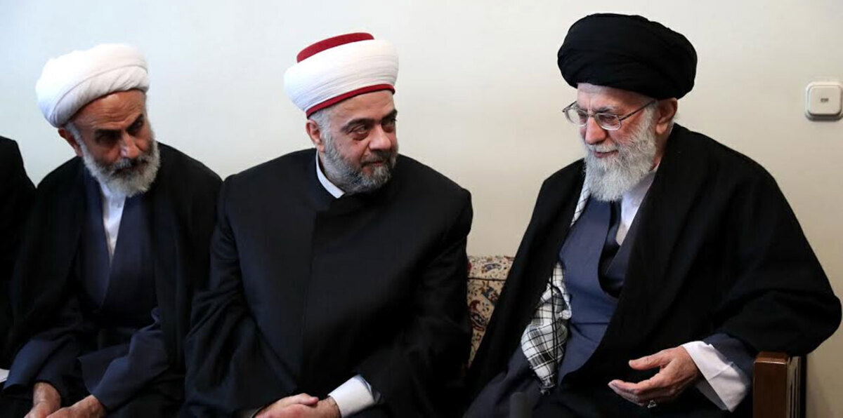 خامنئي يصف بشار الأسد بـ"المقاوم العظيم"